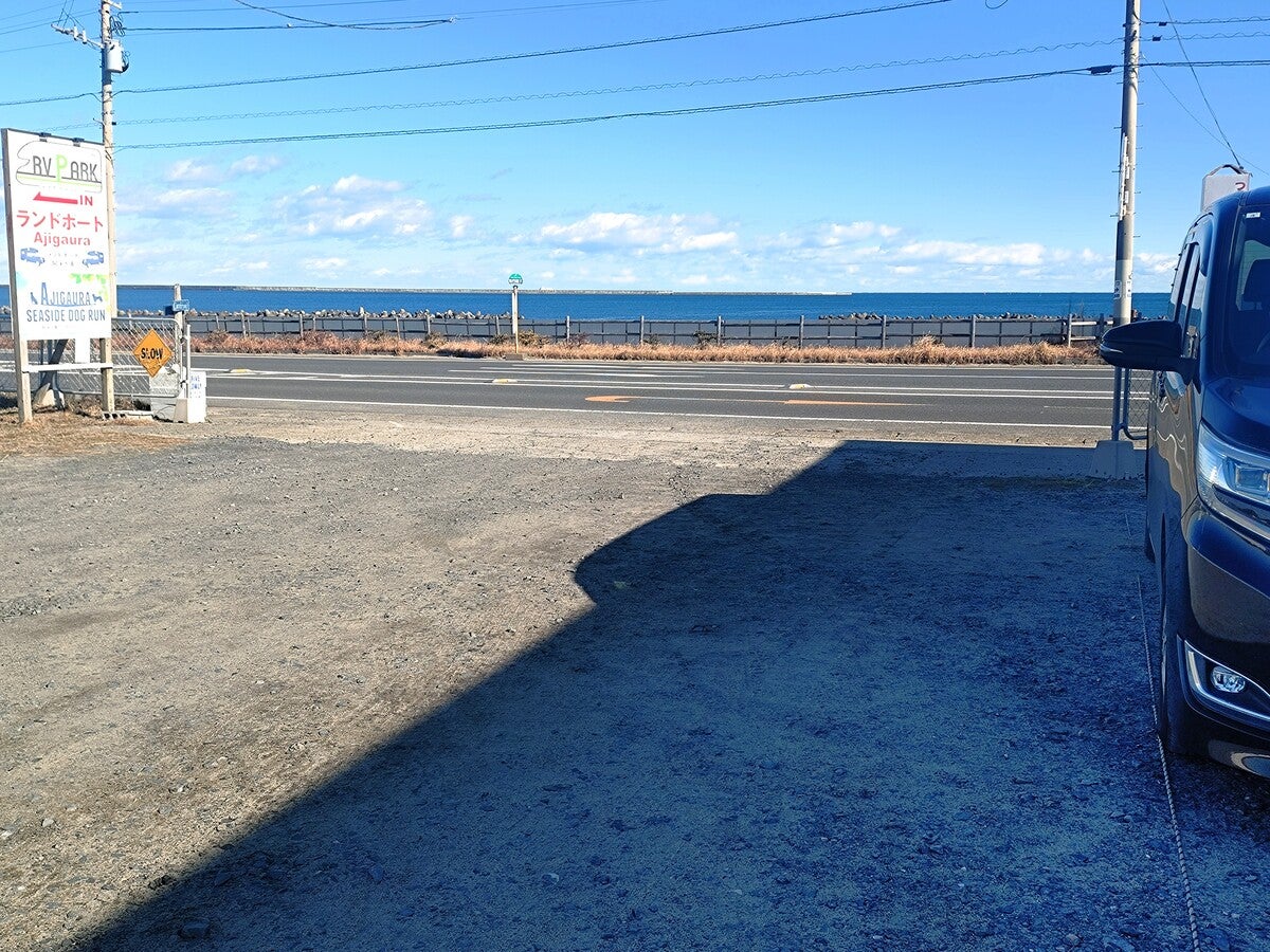 海をバックにしたRVパーク写真