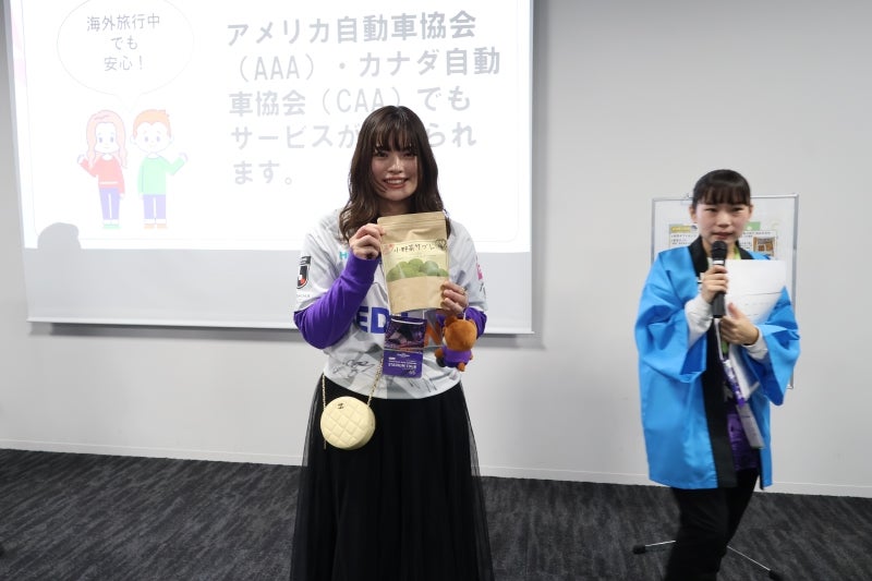 クイズ大会当選者の様子