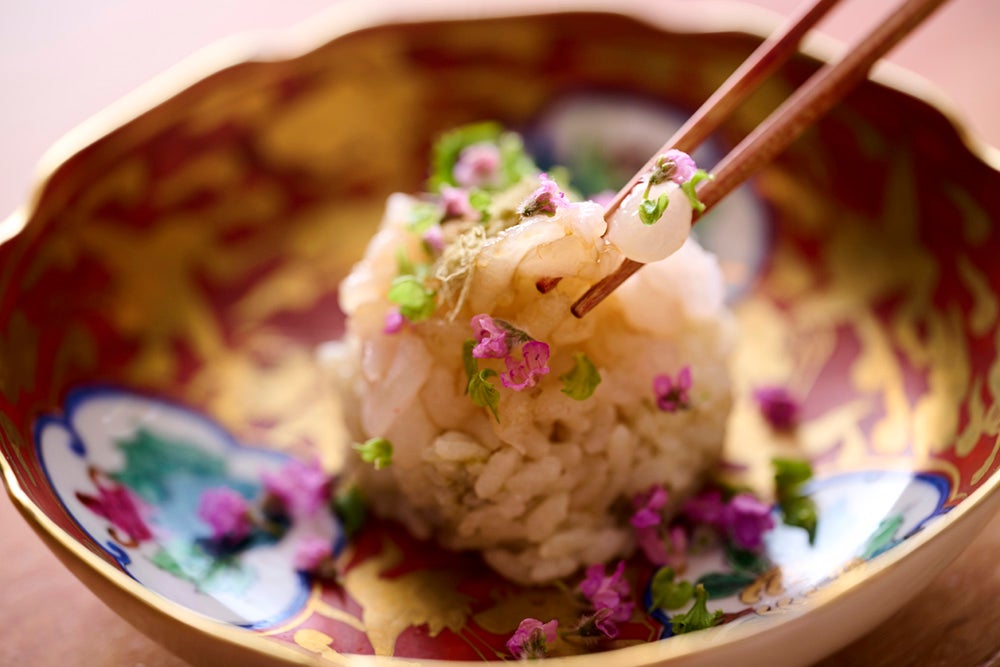 白エビととろろ昆布の寿司