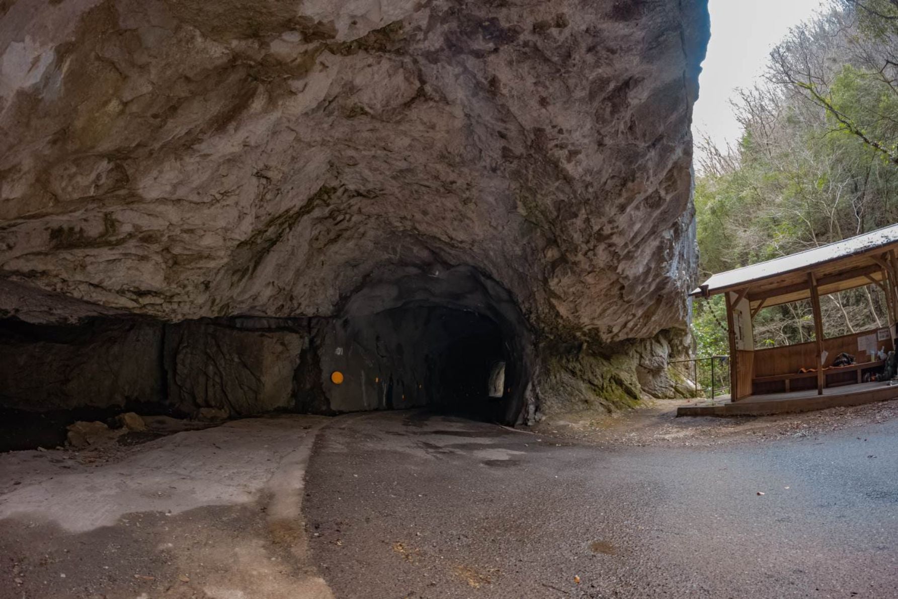 これが人の手によって掘られたというから驚きだ