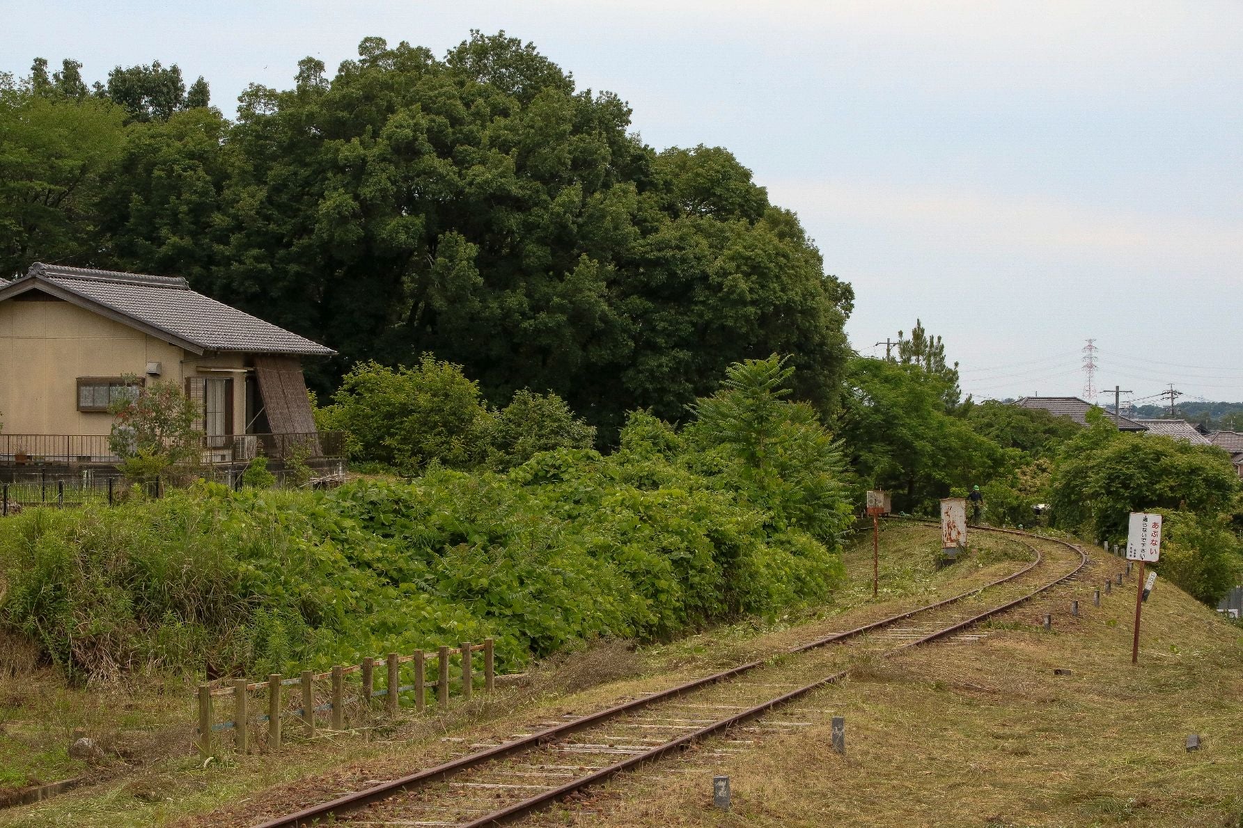 廃線から22年ほど経過しているが、保存状態はきれいだ