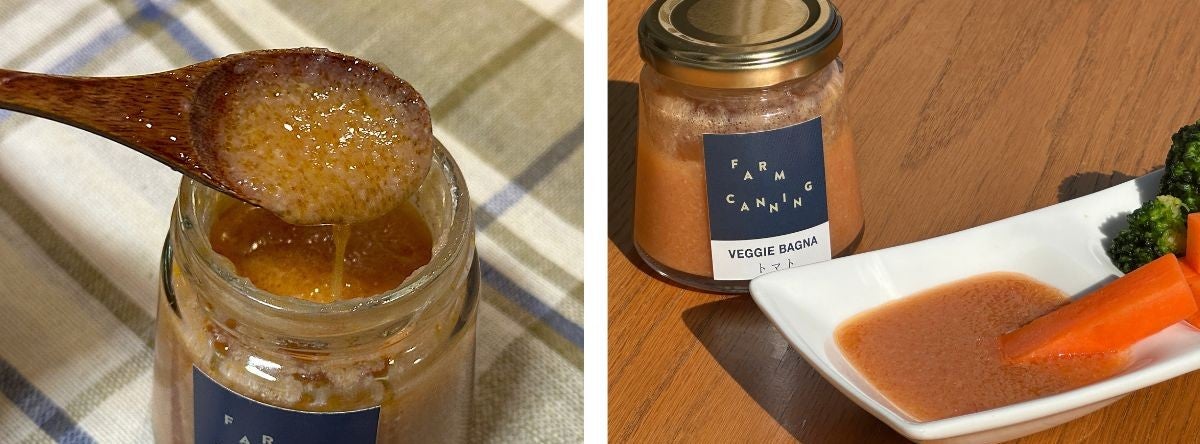 瓶からすくったバーニャカウダソースと皿に入れて野菜をディップしている写真