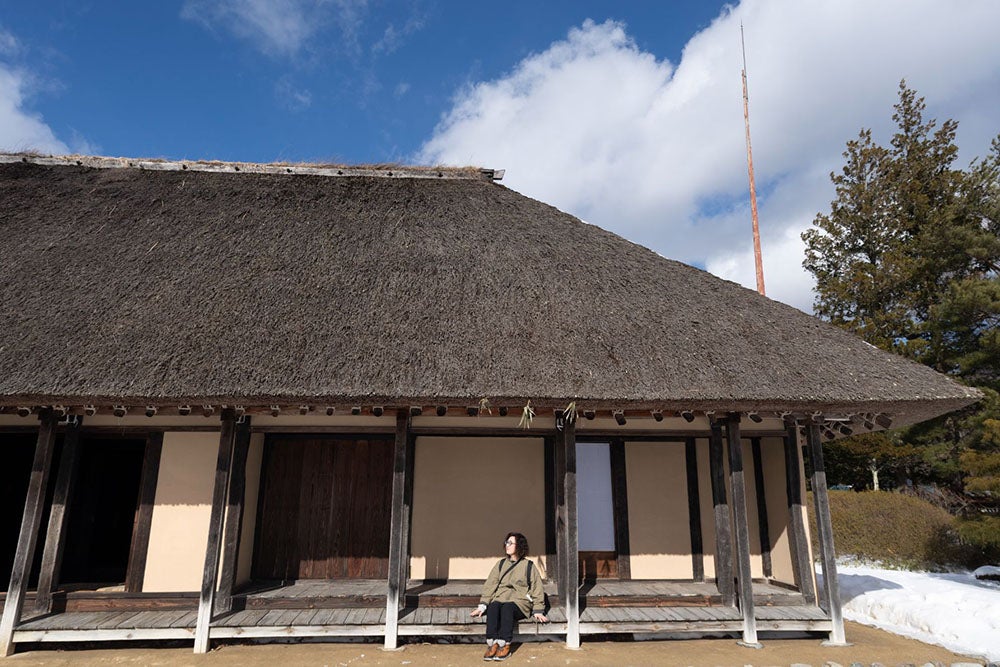 国指定重要文化財「旧菊池家住宅」。南部曲り家の囲炉裏がある土間