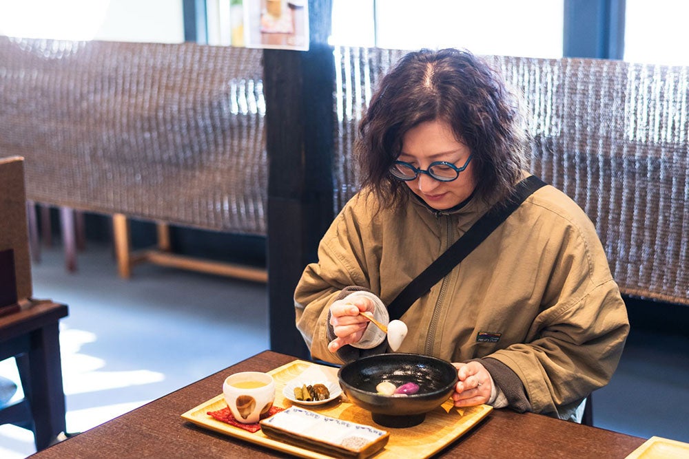 彩りけいらんを堪能し、笑みがこぼれる筆者