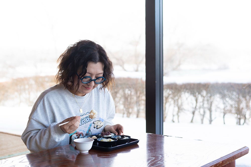 北上川を眺めながら食事ができる、展勝地レストハウスの広々とした座敷席