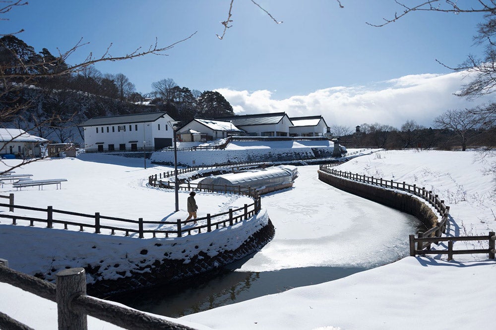 雪原の北上展勝地。冬ならではの静かな景勝地の風景