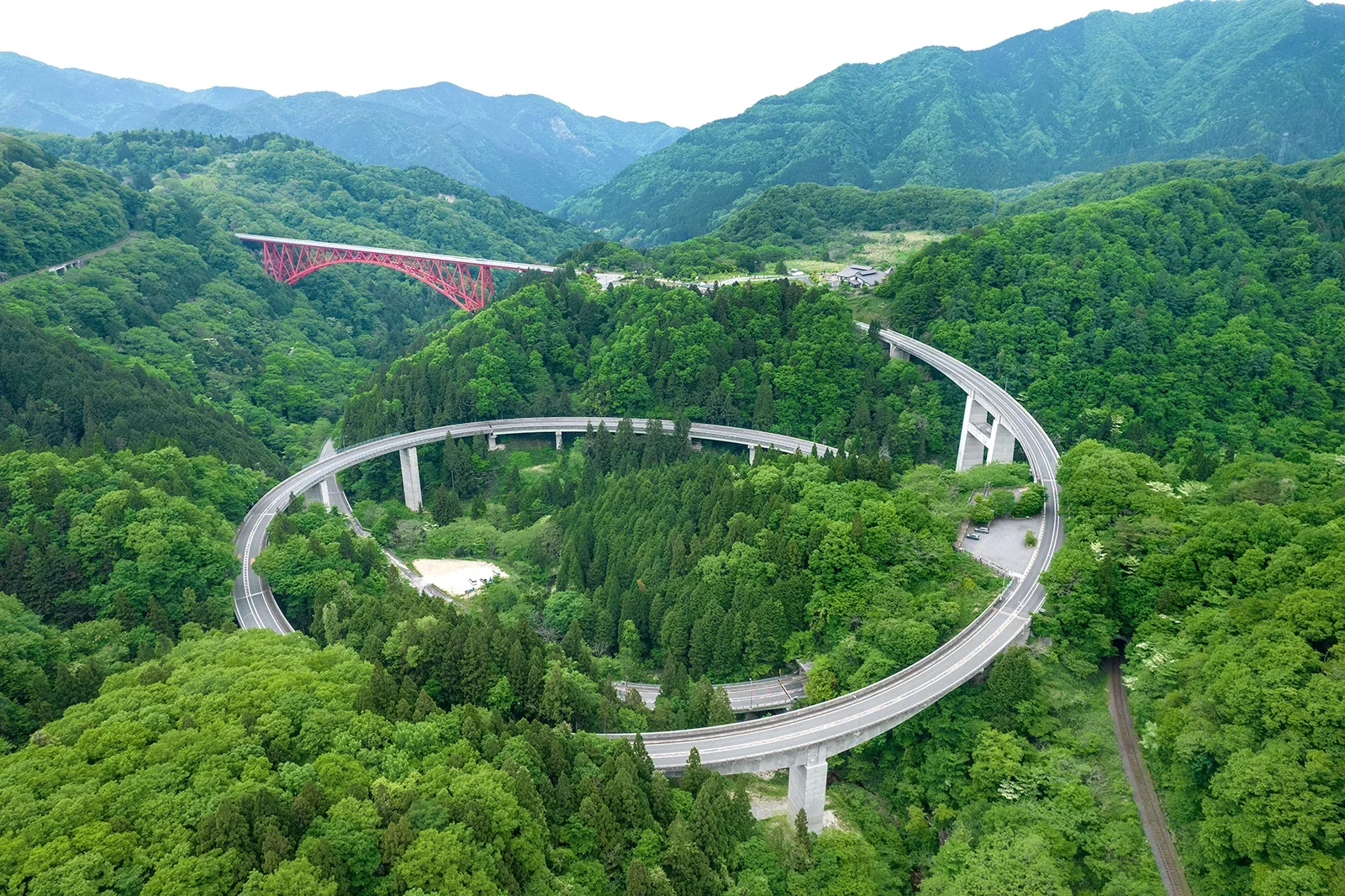 奥出雲おろちループ（島根県）の空撮写真