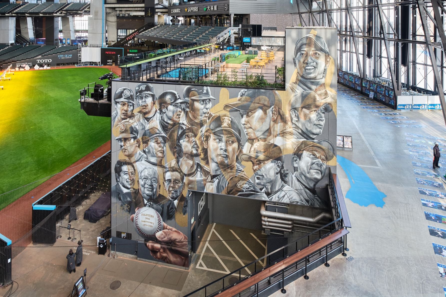 選手が描かれた壁面