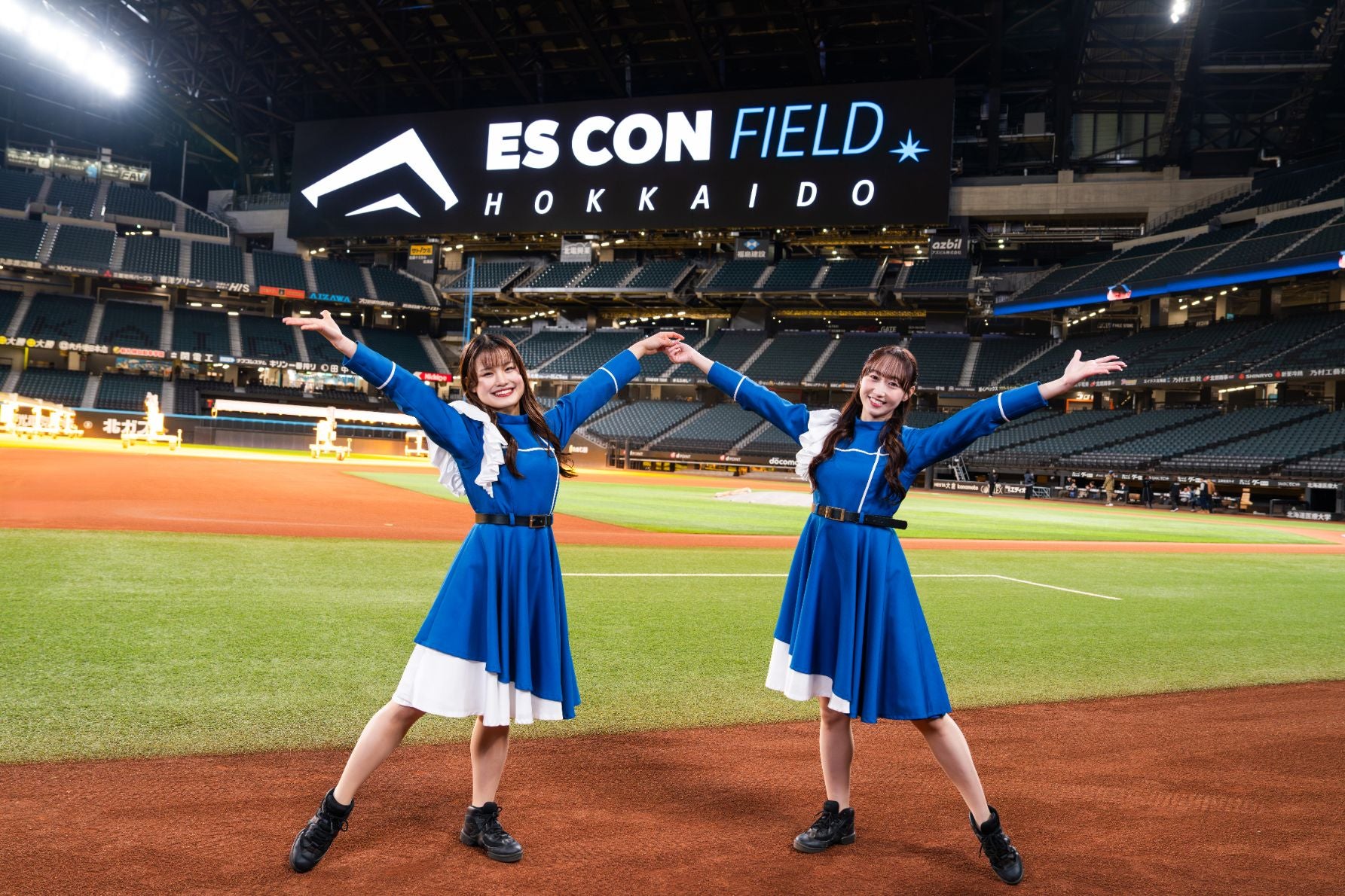 ツアーで案内してくれるファイターズガールが、実は試合でもグラウンドに登場するのも面白いところ。@H.N.F.