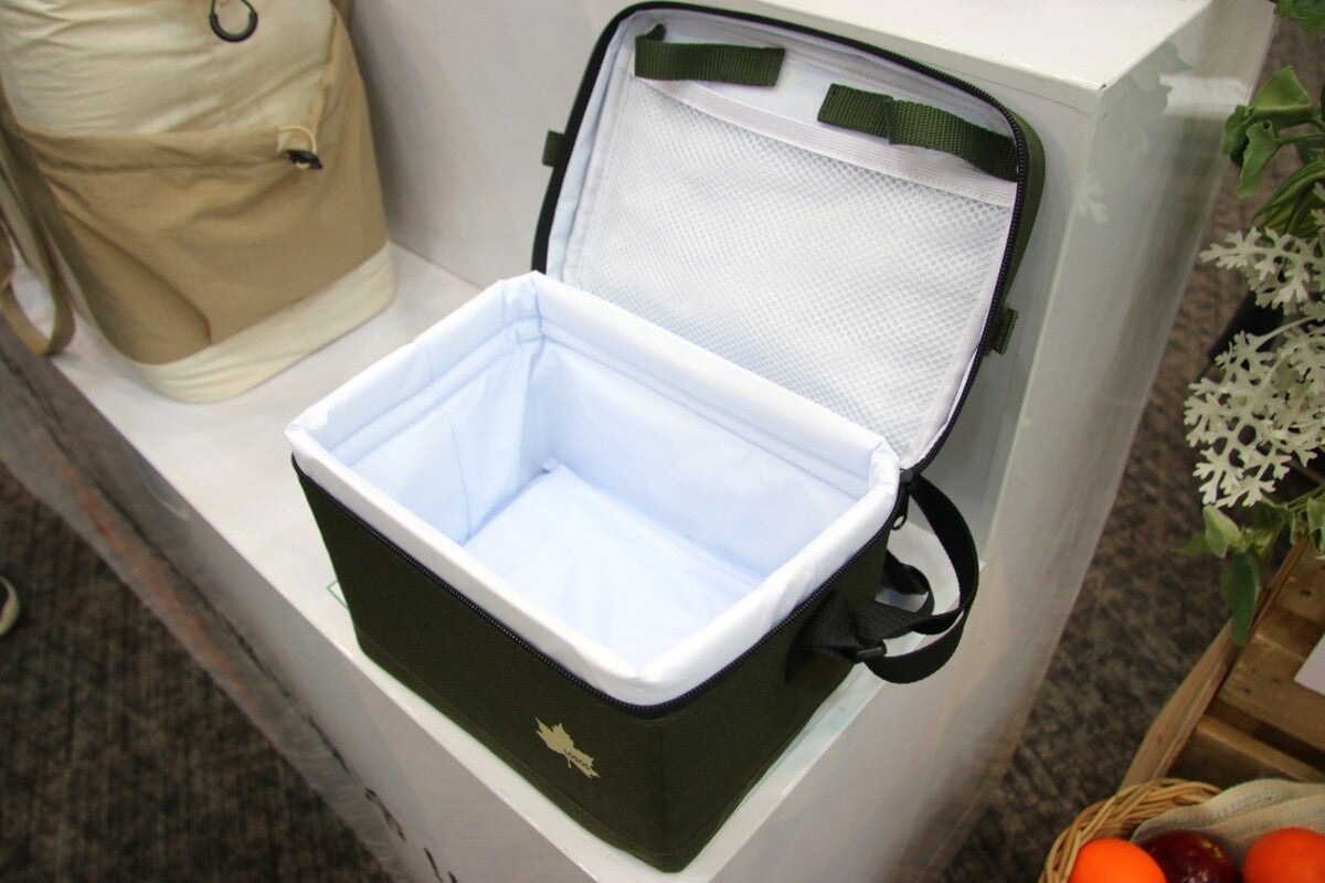 ソフトクーラーのふたを開けた写真