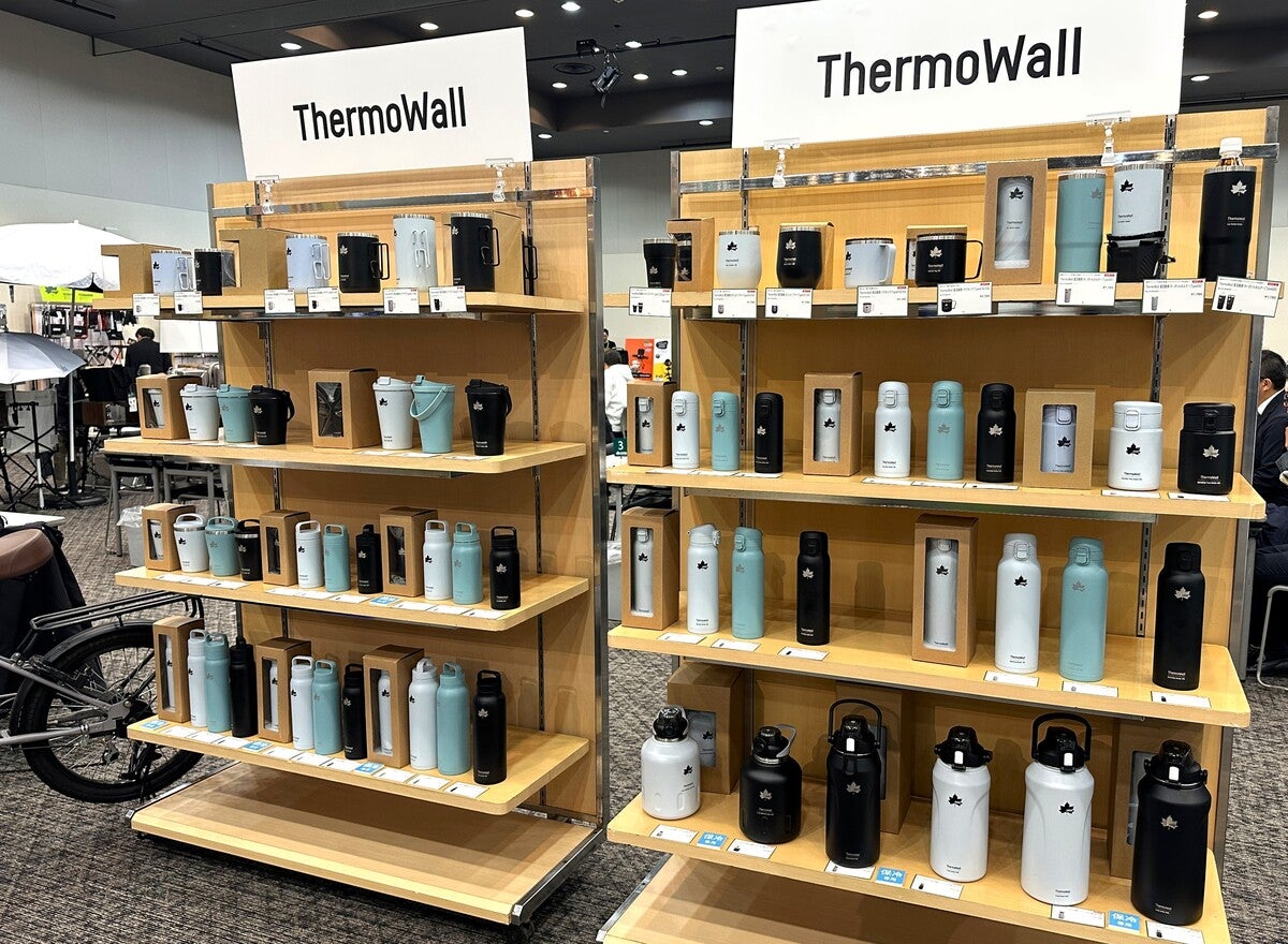 ロゴスのボトルコーナー展示