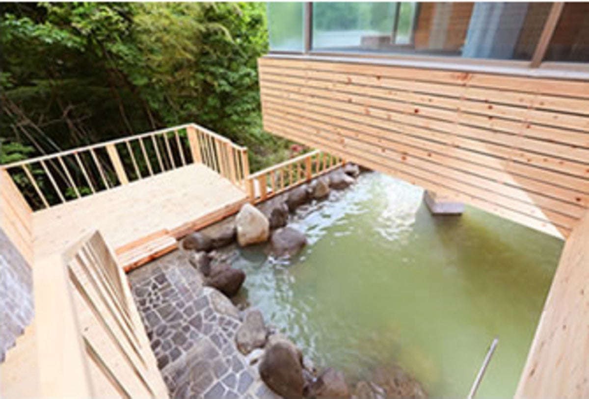 ホテルの露天風呂全景