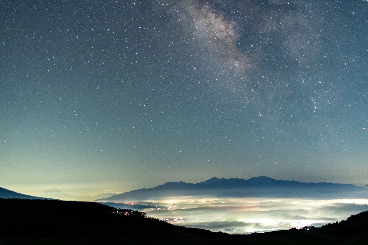 雲海と夏の天の川