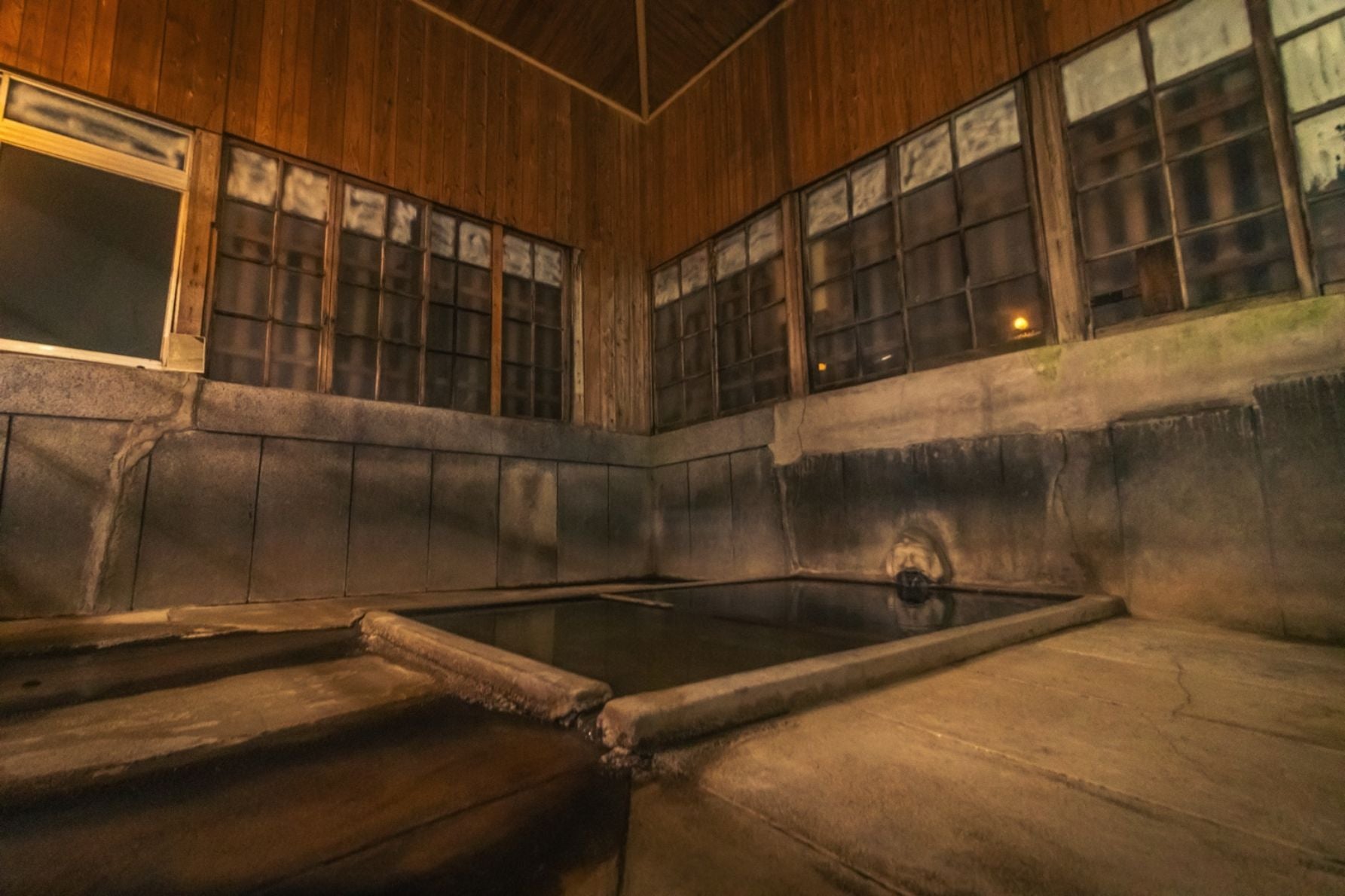 夜に一人沈んだのがいい思い出だ