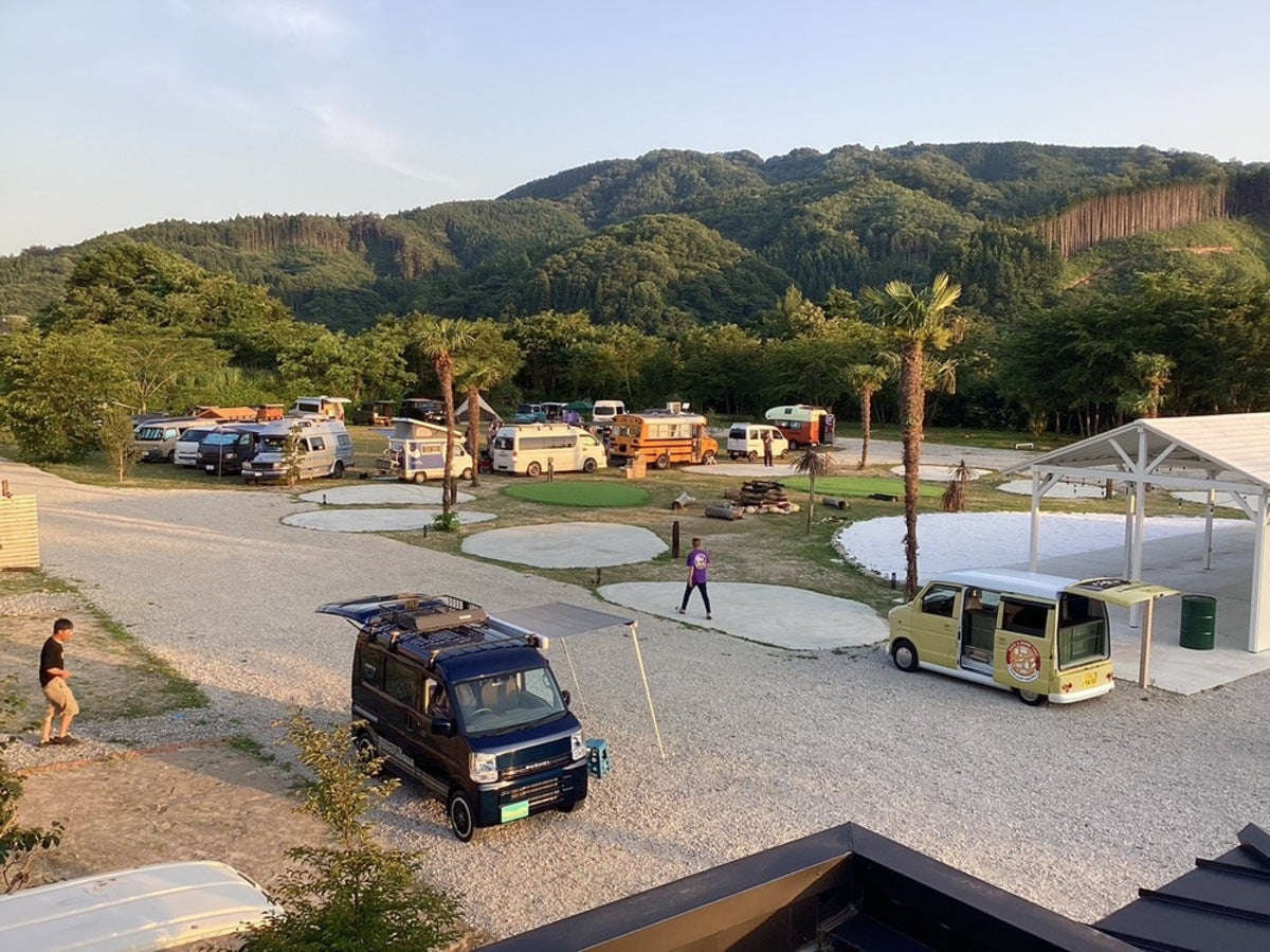 RVパーク オートリゾートinはぎビレッジのサイト風景