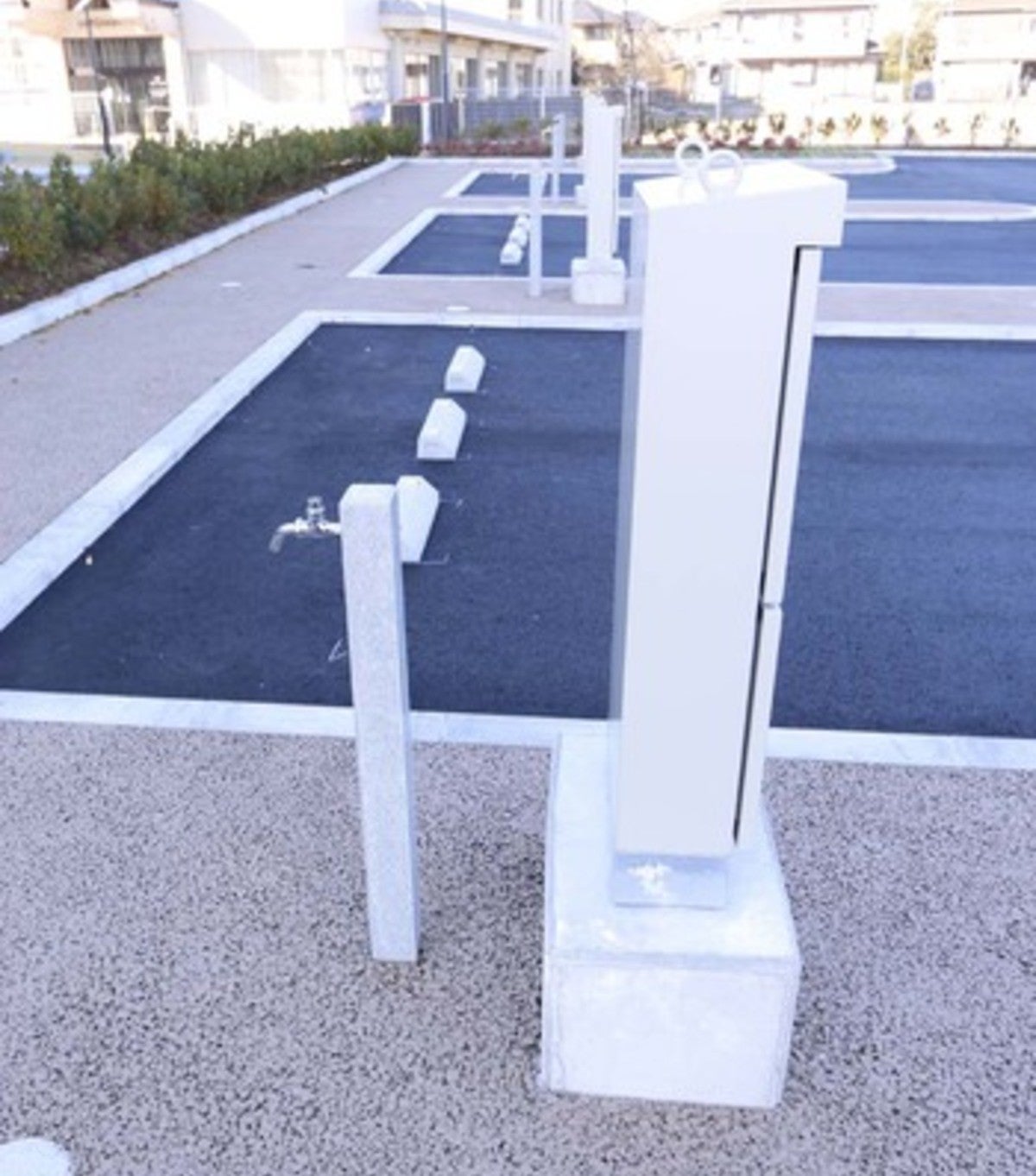 RVパークのサイトに設置されている電源と水道
