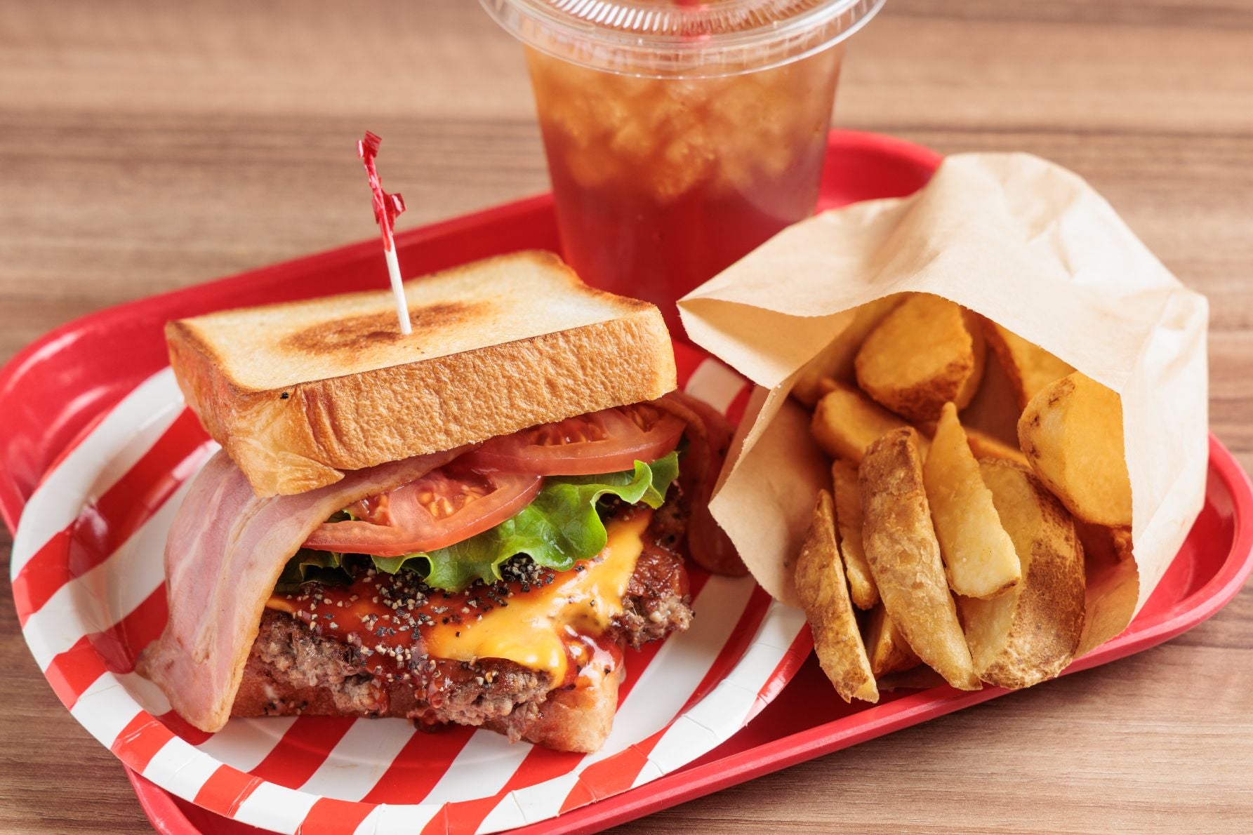 JB'ｓ海老名スペシャル（シングル） 860円、ポテト・ドリンクセット 440円