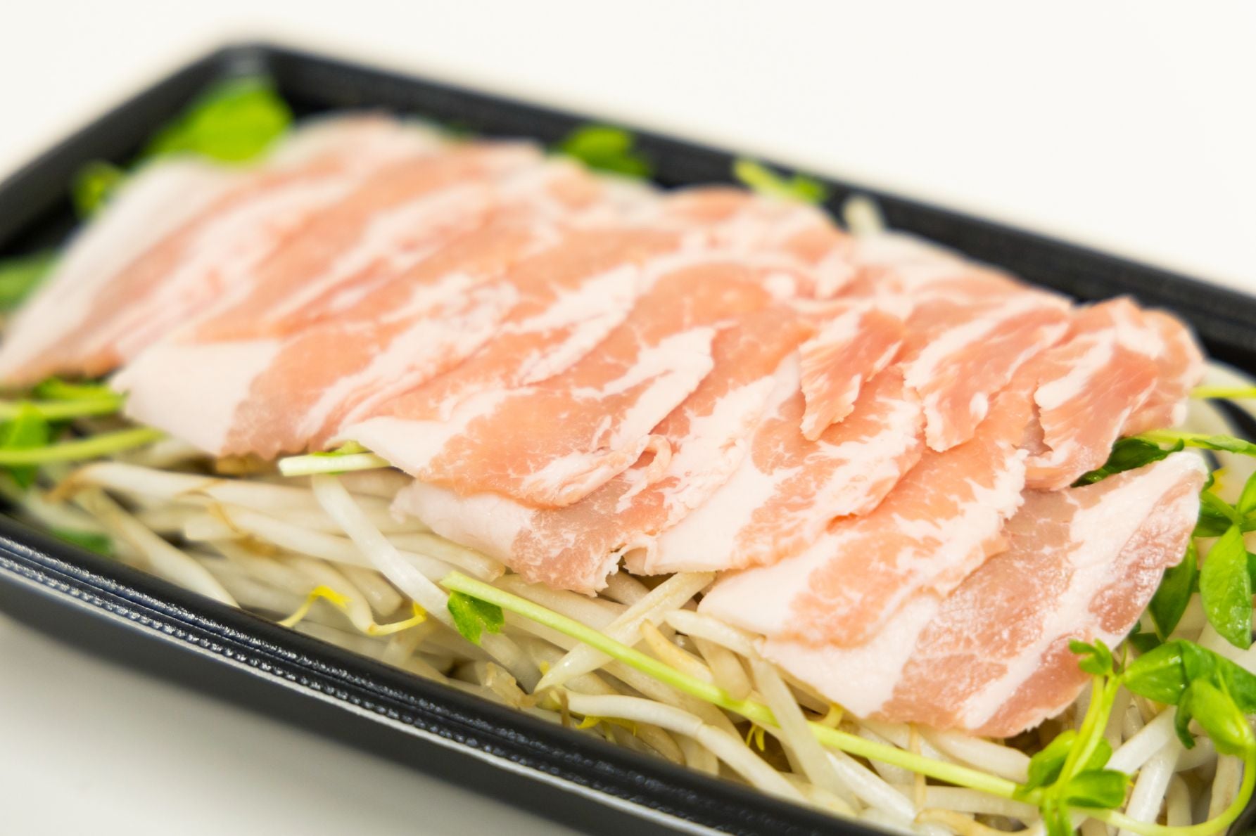 サミット総菜のレンチン商品｜野菜と豚肉の栄養バランス惣菜