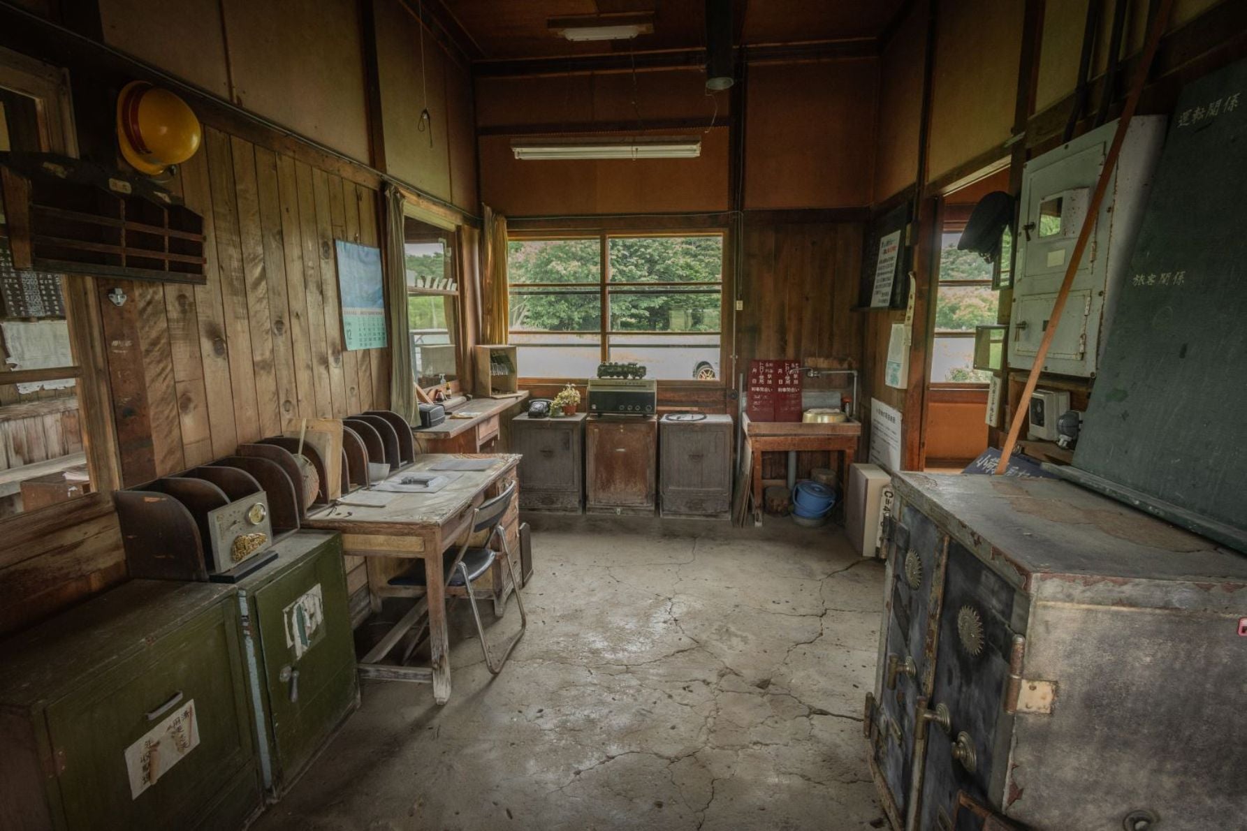 時代を感じさせる駅務室