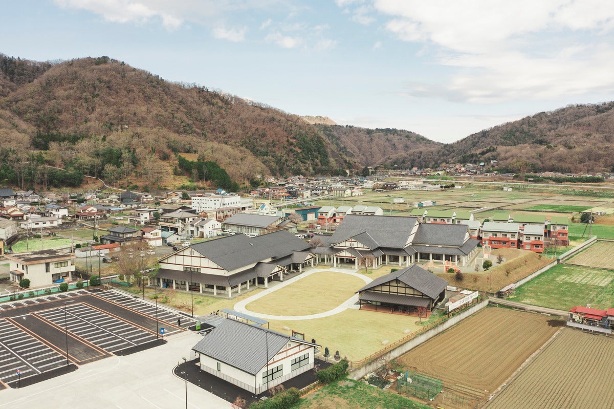 道の駅にしじま和紙の里かみすきパーク全景の航空写真