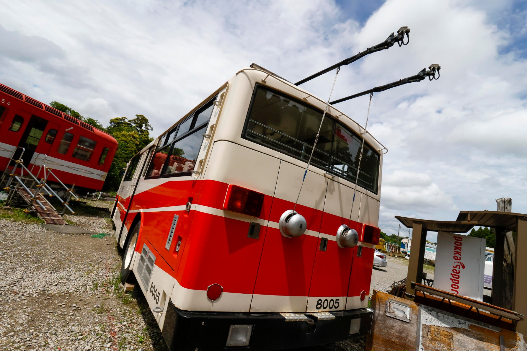 立山黒部貫光（TKK）のトロリーバス（無軌条電車）