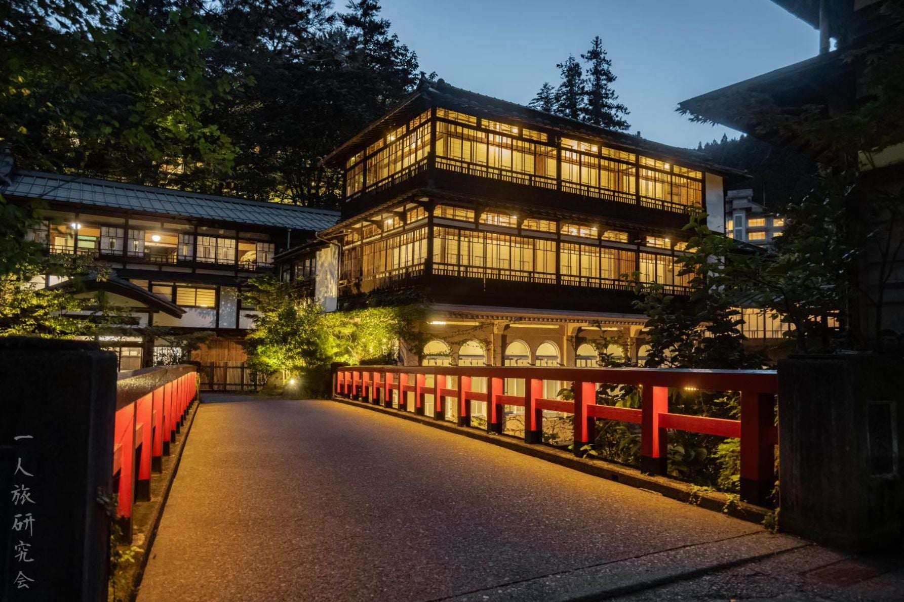 夜の積善館