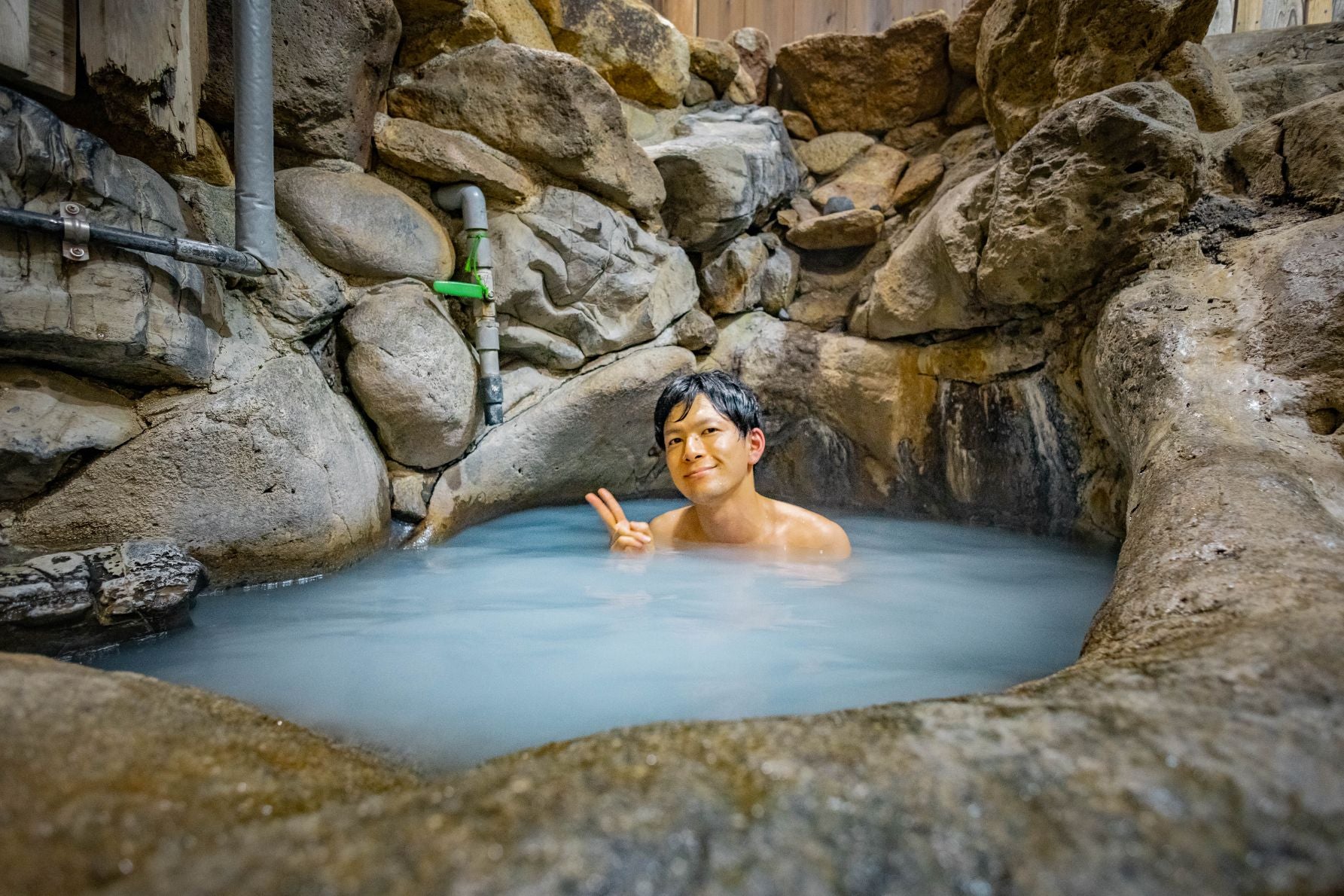つぼ湯で自撮り