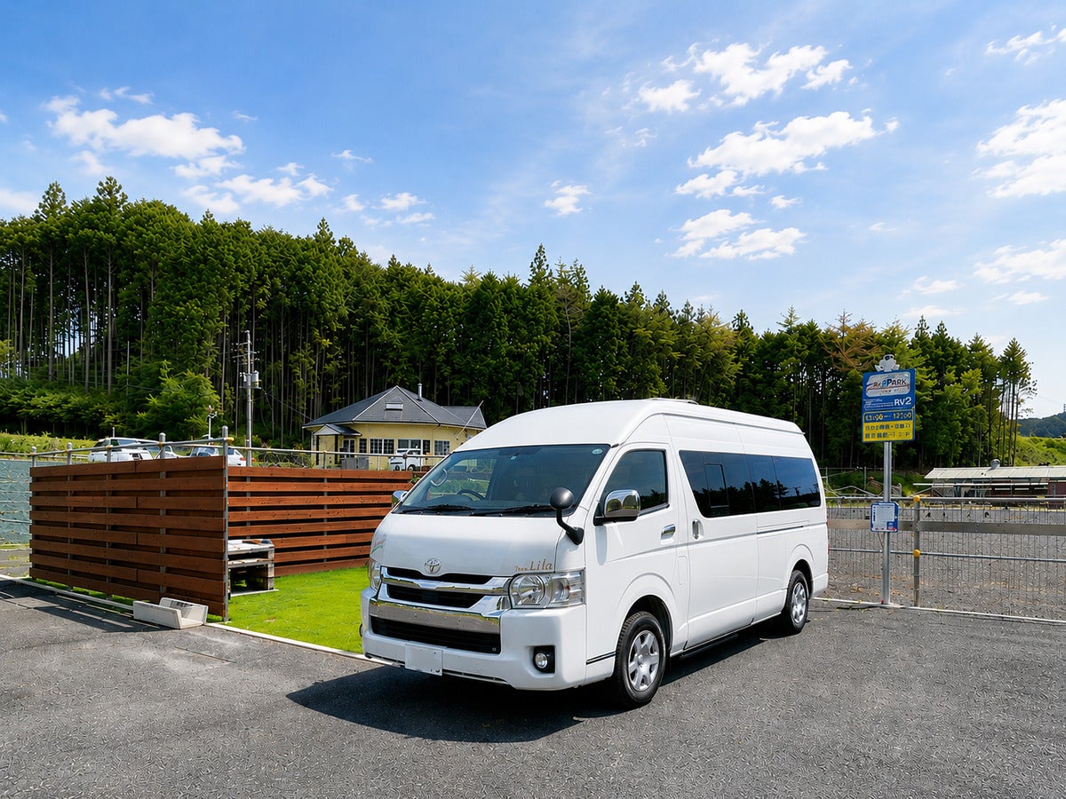 RVパークに駐車しているバンコン