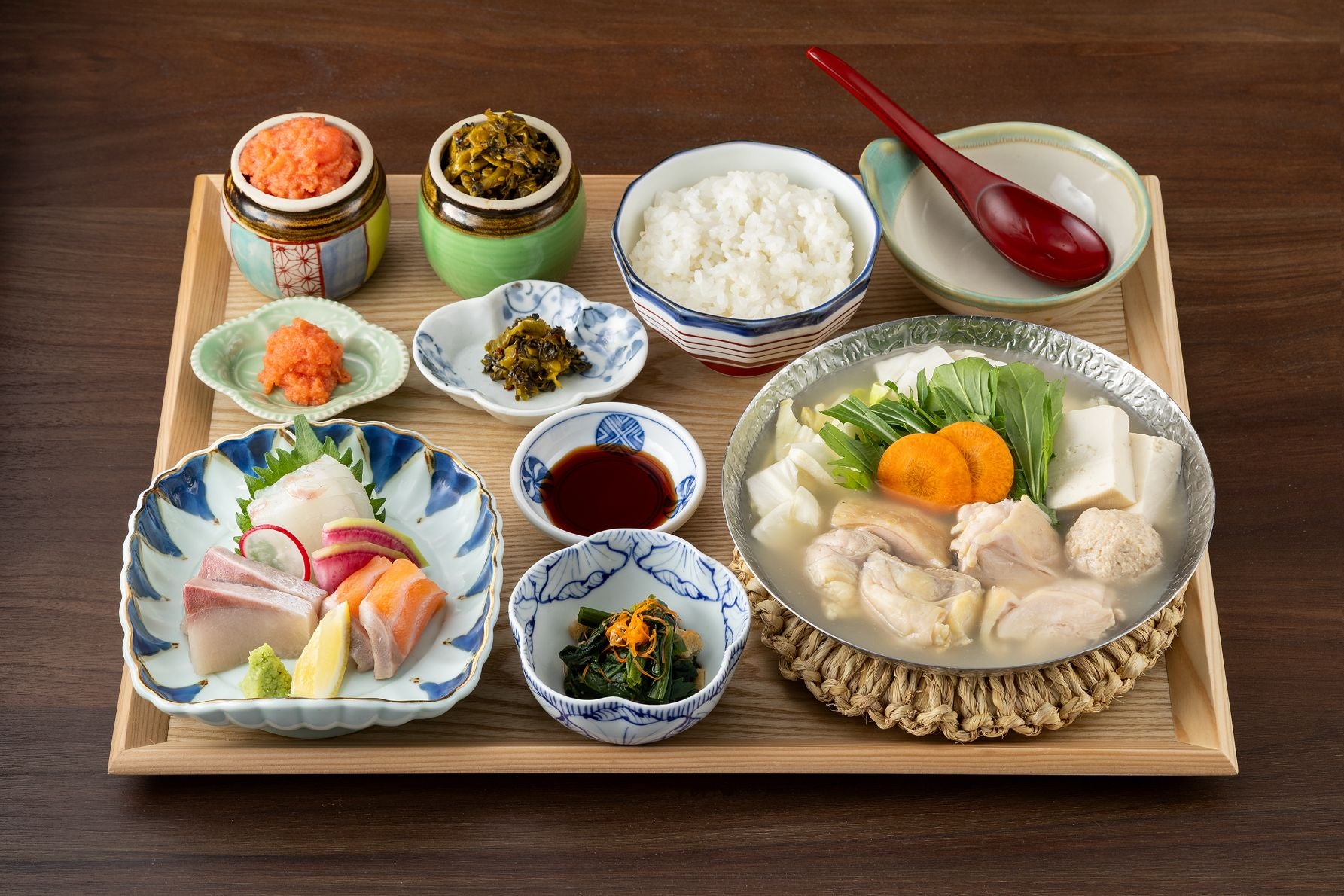 博多とり料理 鳥米「糸島どりの水炊きと選べるおかず定食（刺身３種）」2,990円