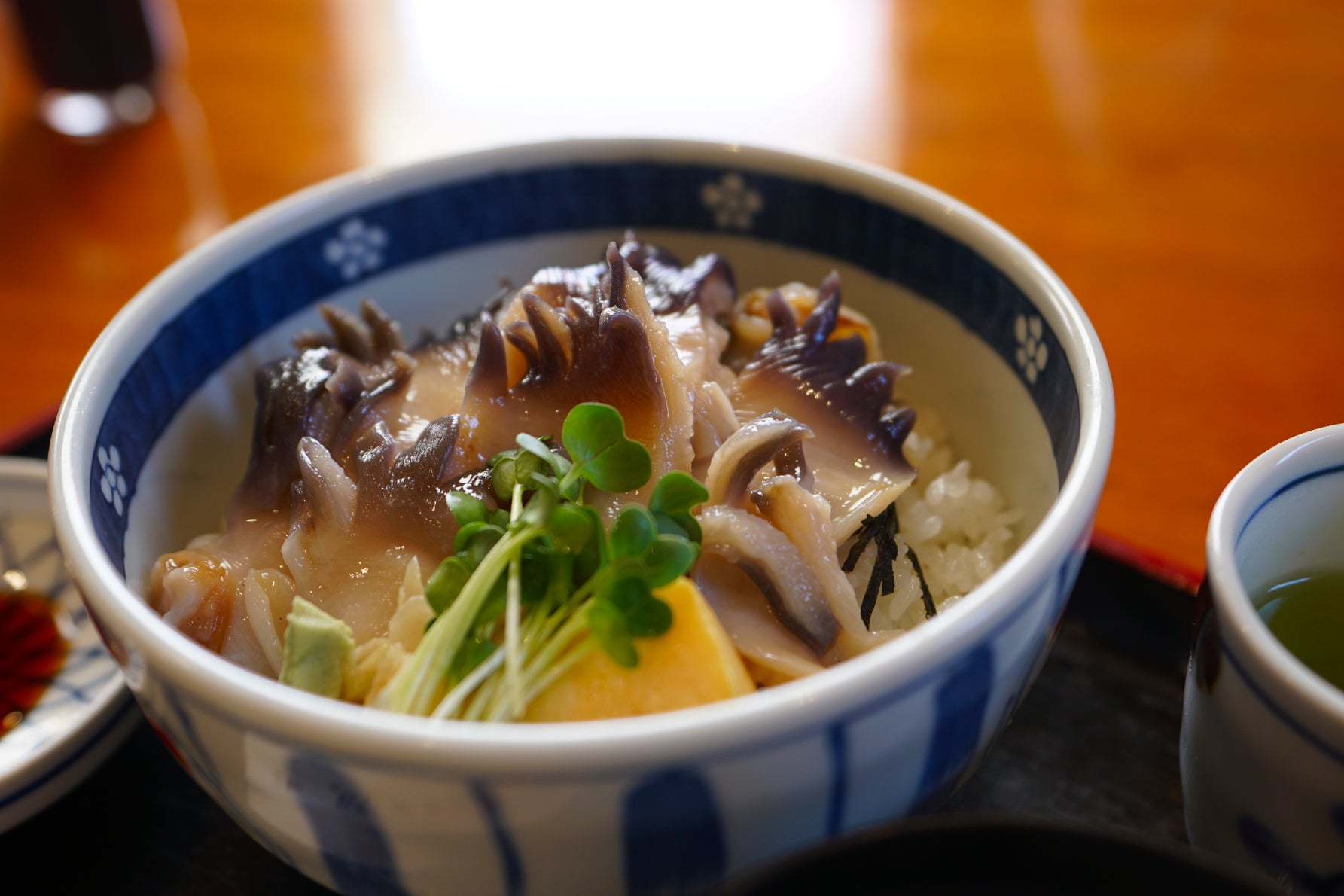 地元の人気店ヒョウロクのほっき丼