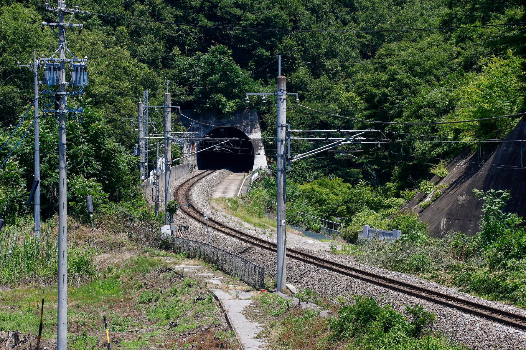 旧国鉄篠ノ井線廃線敷遊歩道1
