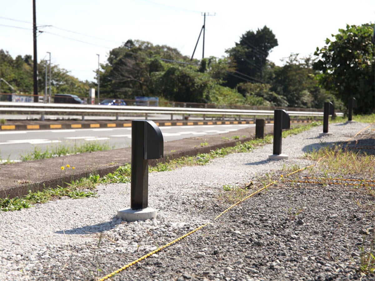 各駐車枠に設置された電源設備（電源ポスト）