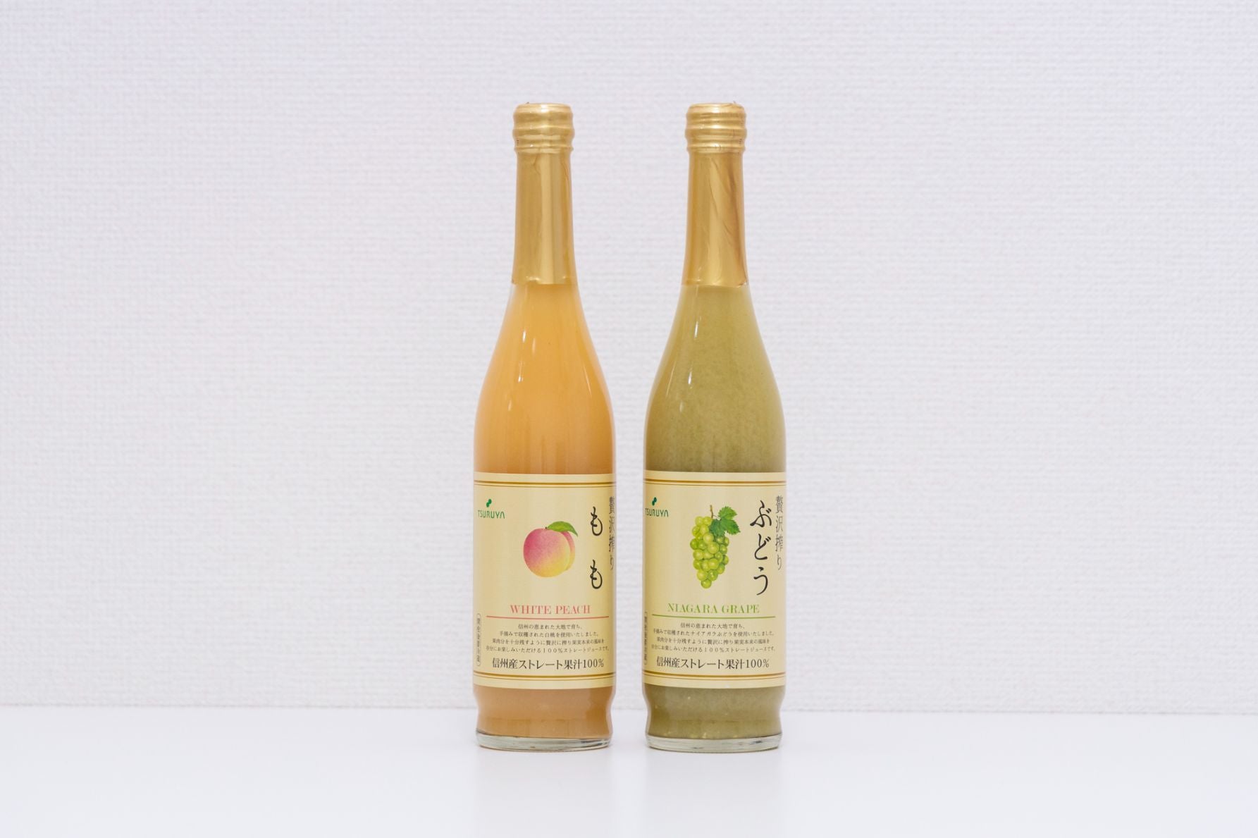 信州贅沢搾りジュース「もも」　755円/信州贅沢搾り「ぶどう」　755円