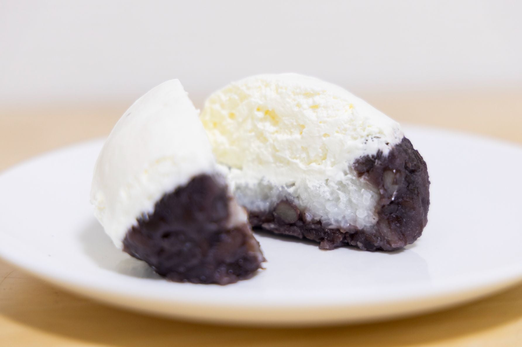 軽いタッチの生クリームとおはぎがコラボした新感覚スイーツ