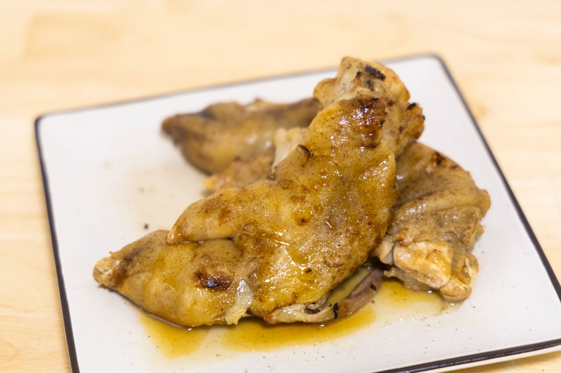 炭火の香ばしさが楽しめるダイキョーバリューの豚足