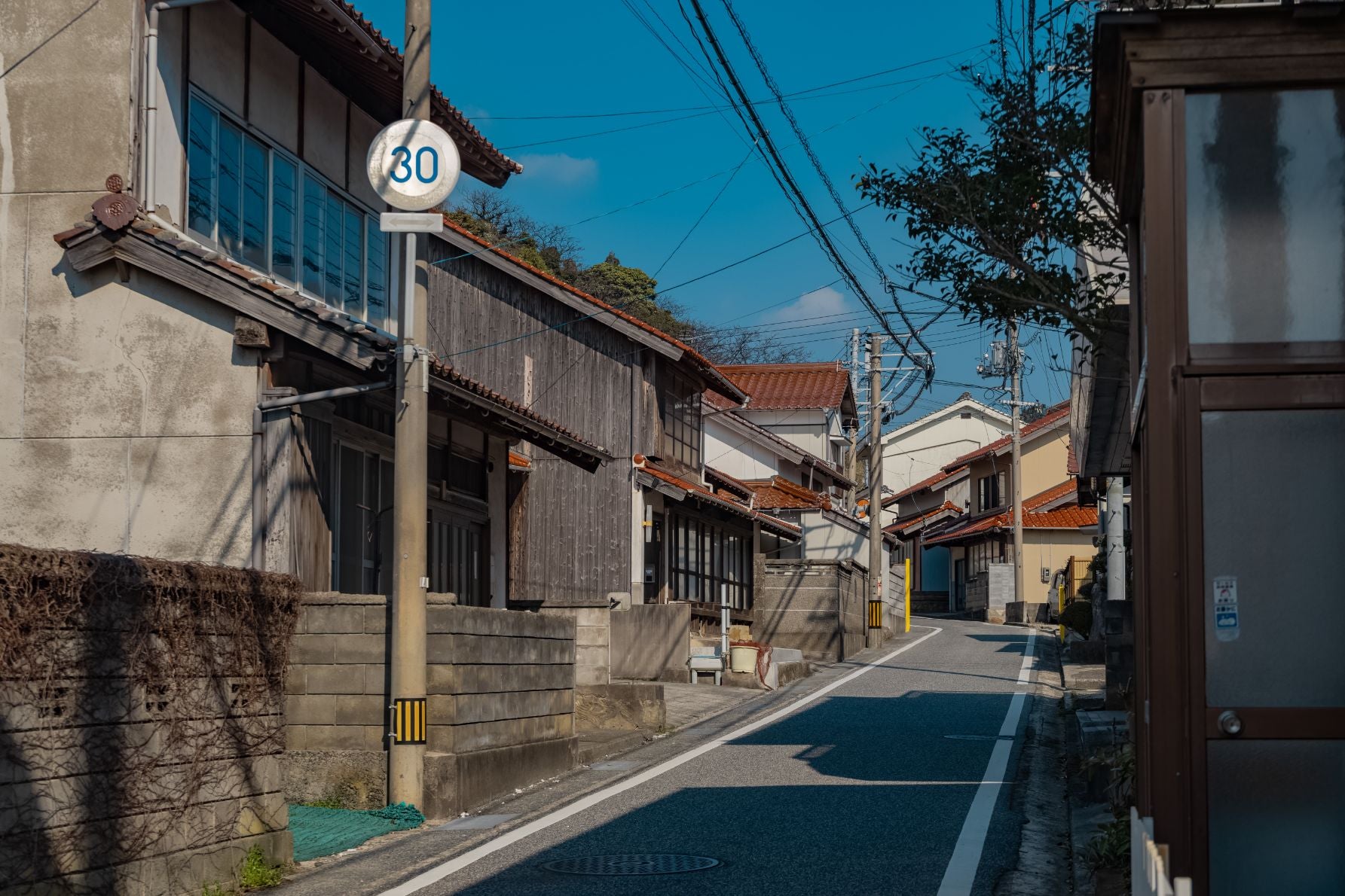 石州瓦の家屋が並ぶ