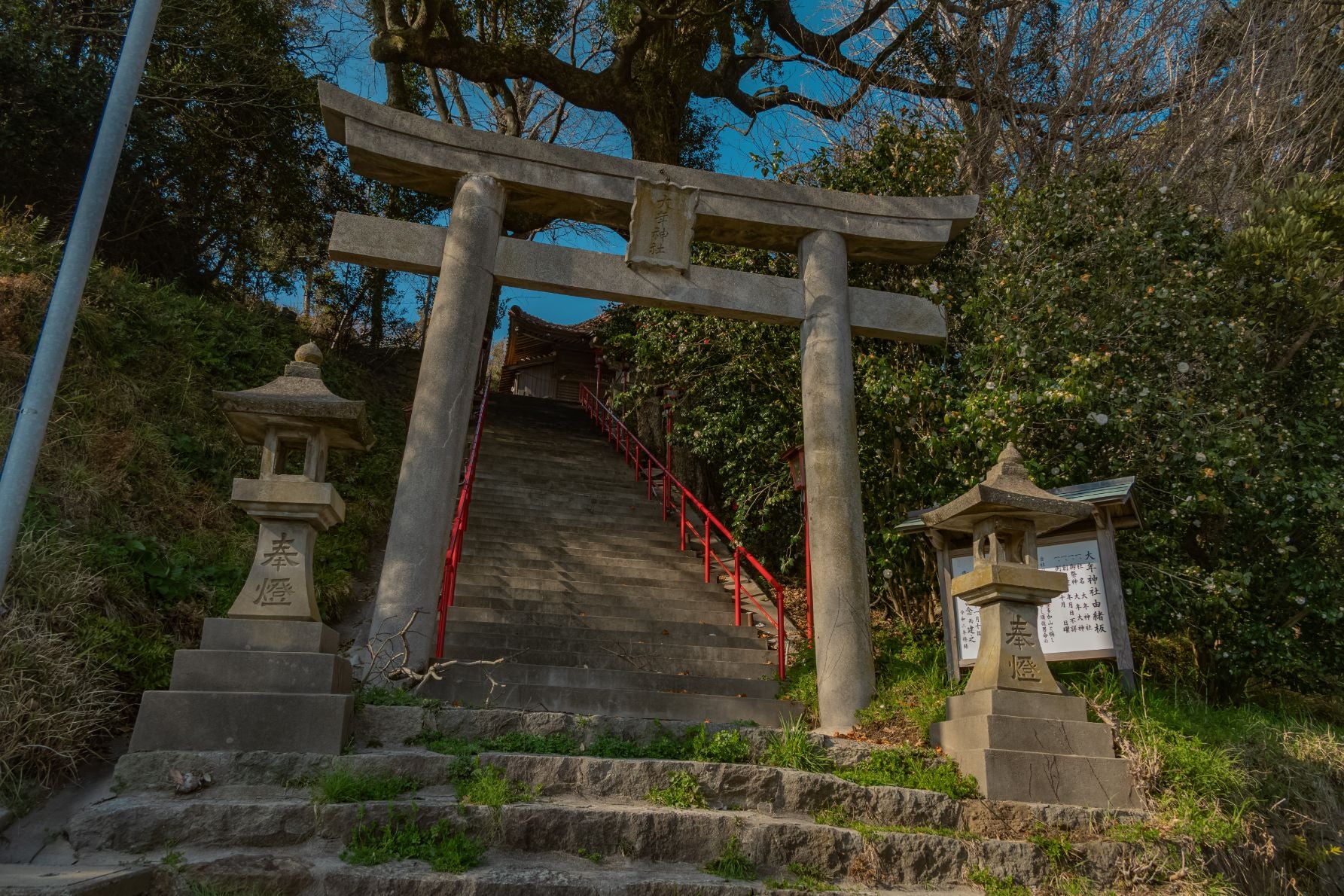 石造りの鳥居