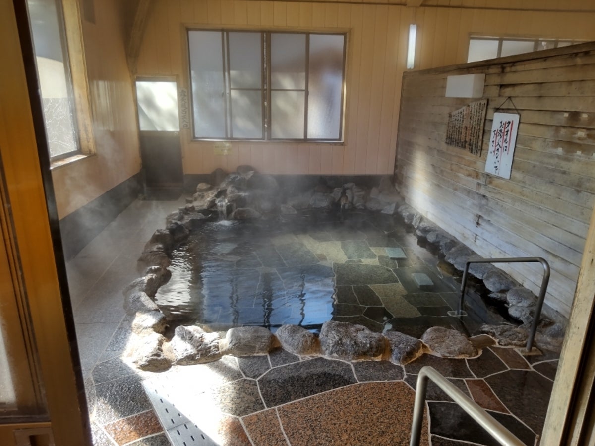 月居温泉 滝見の湯の内風呂