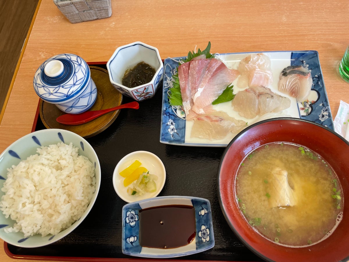 糸島で食べた刺身定食