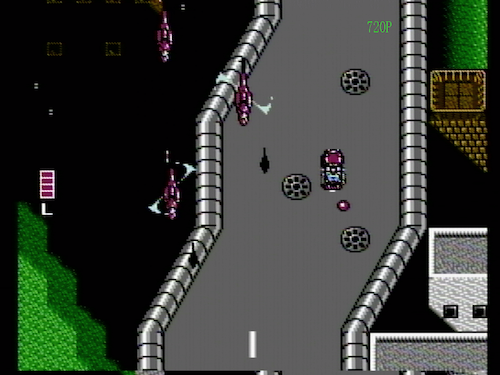 アイテムを積載したトレーラーを撃破して自機をパワーアップさせながら進める縦スクロールのアクションゲーム。