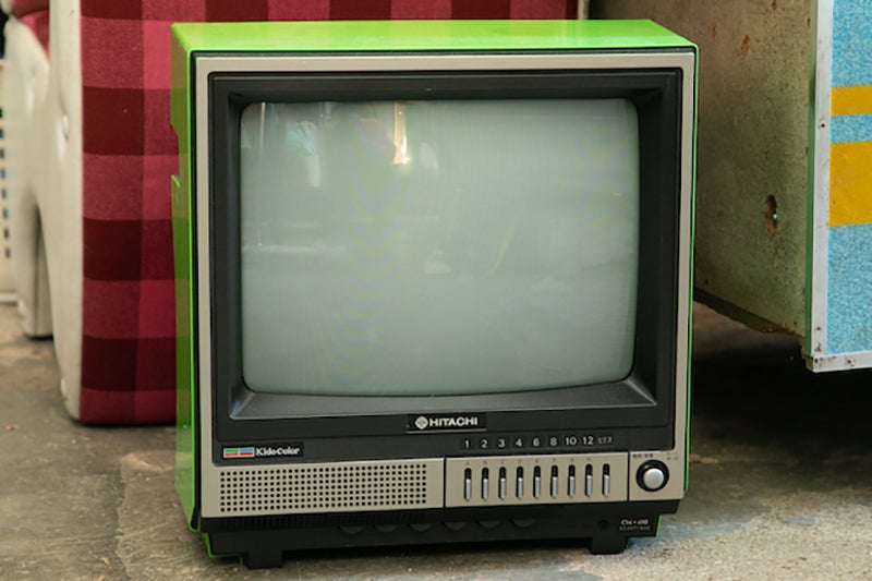 緑色のブラウン管テレビ