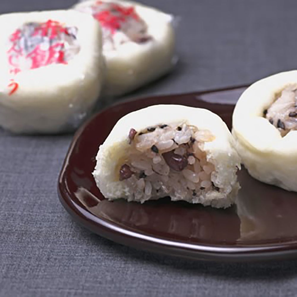 羽前屋の赤飯まんじゅう
