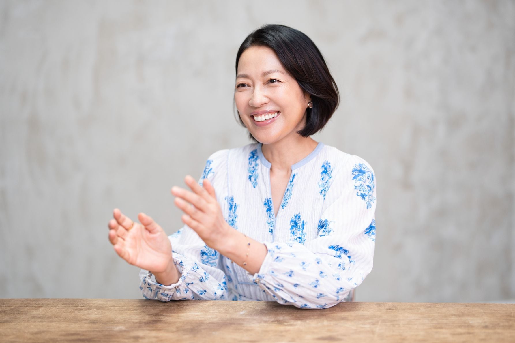 インタビューに応える羽田さん