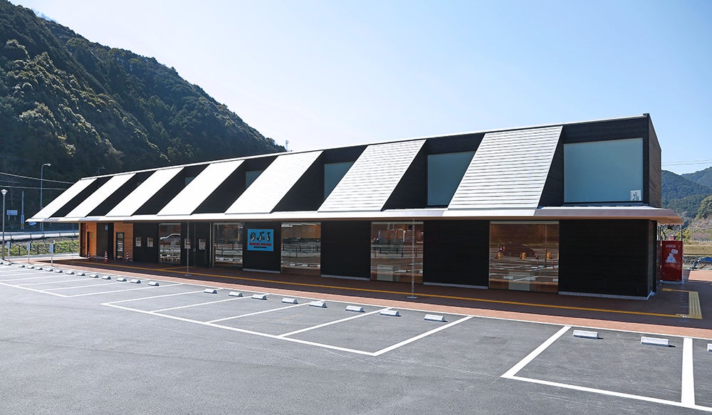 道の駅なぶら土佐佐賀外観