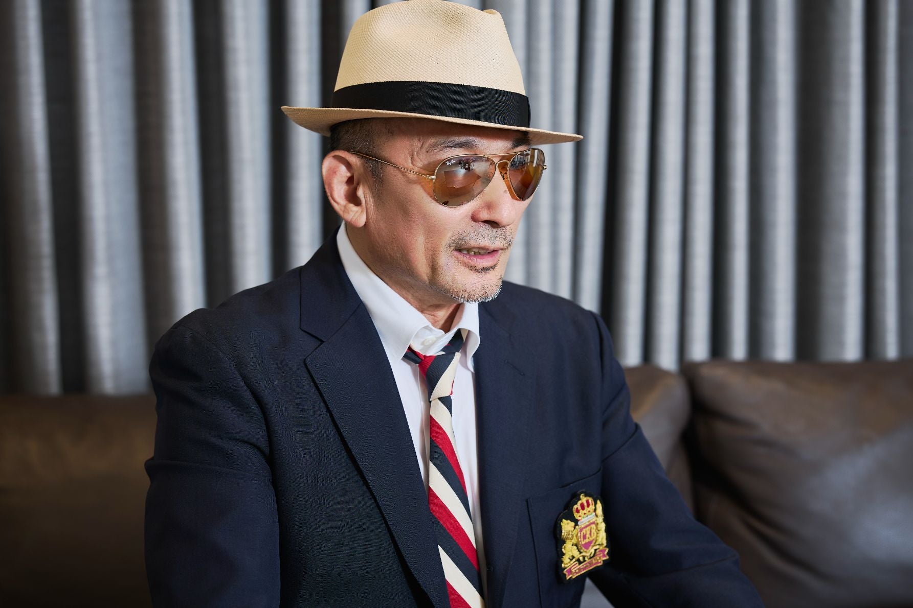 インタビューに応える横山剣さん