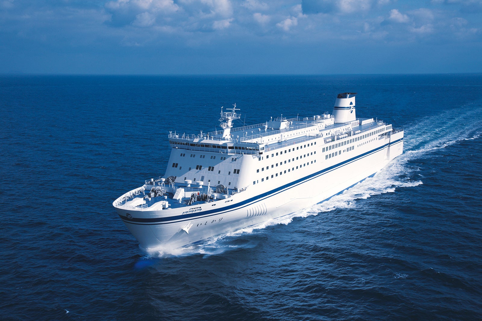 航行中の大型船舶