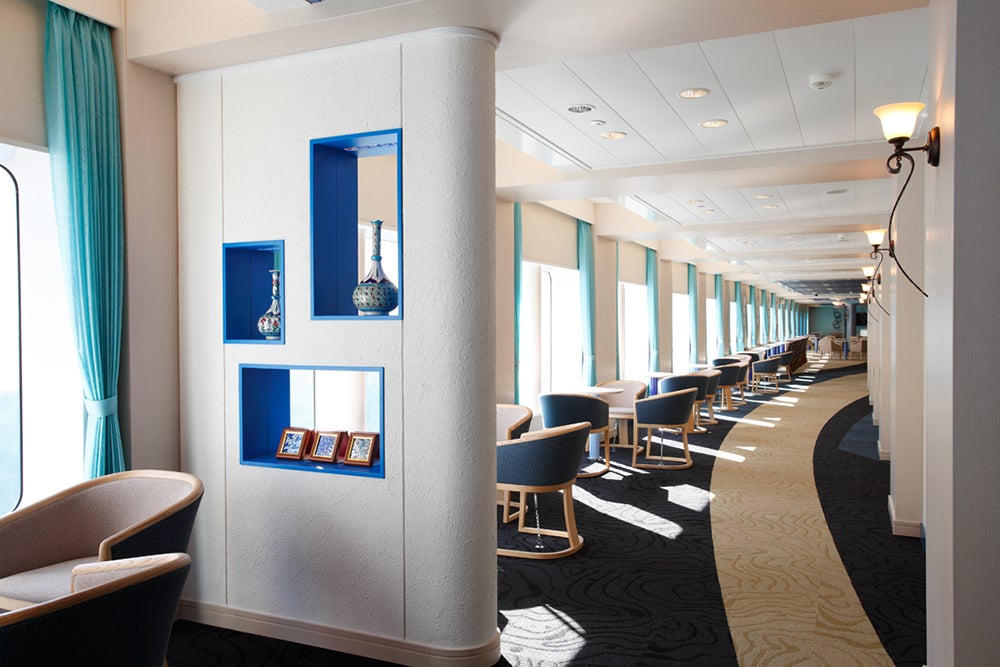 フェリー船内の展望通路