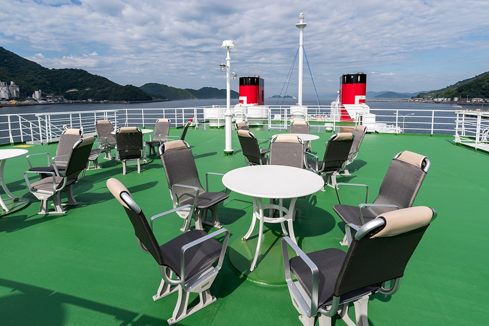 「れいめい丸」のデッキ