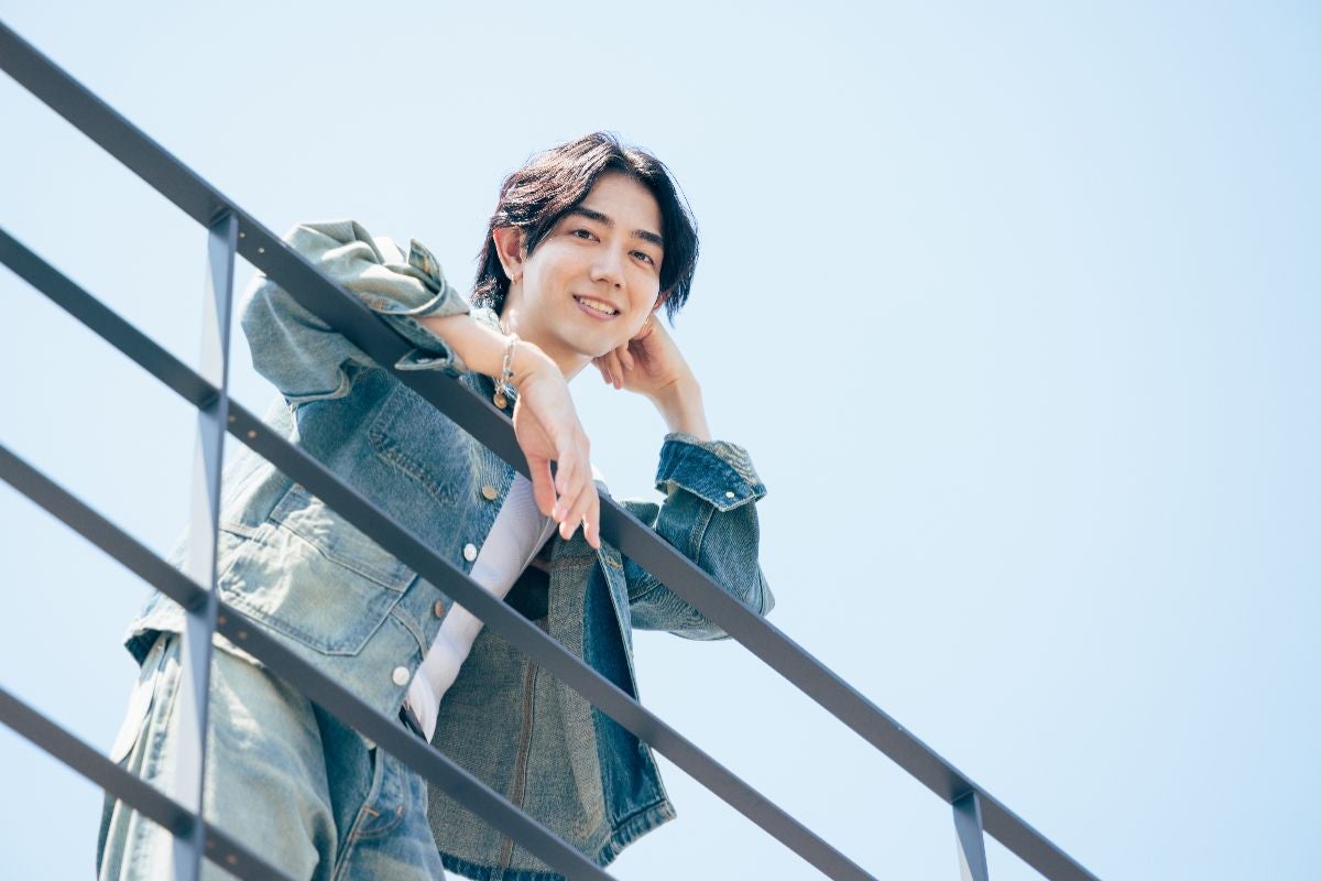 爽やかな笑顔を向ける駒木根葵汰さん