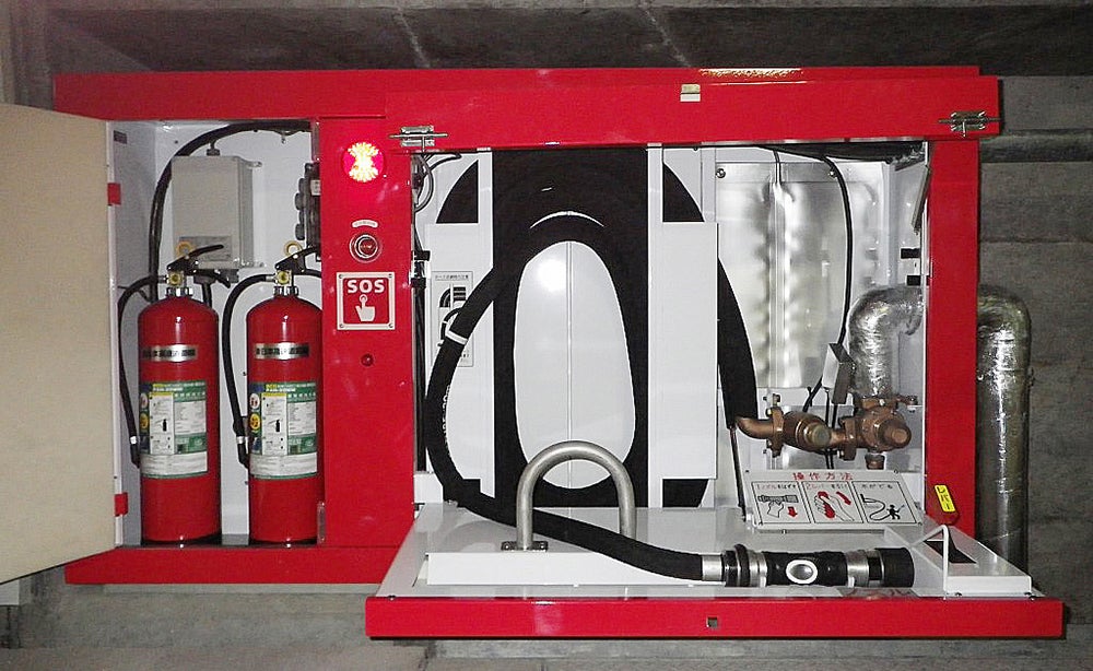 消火器と消火栓の写真